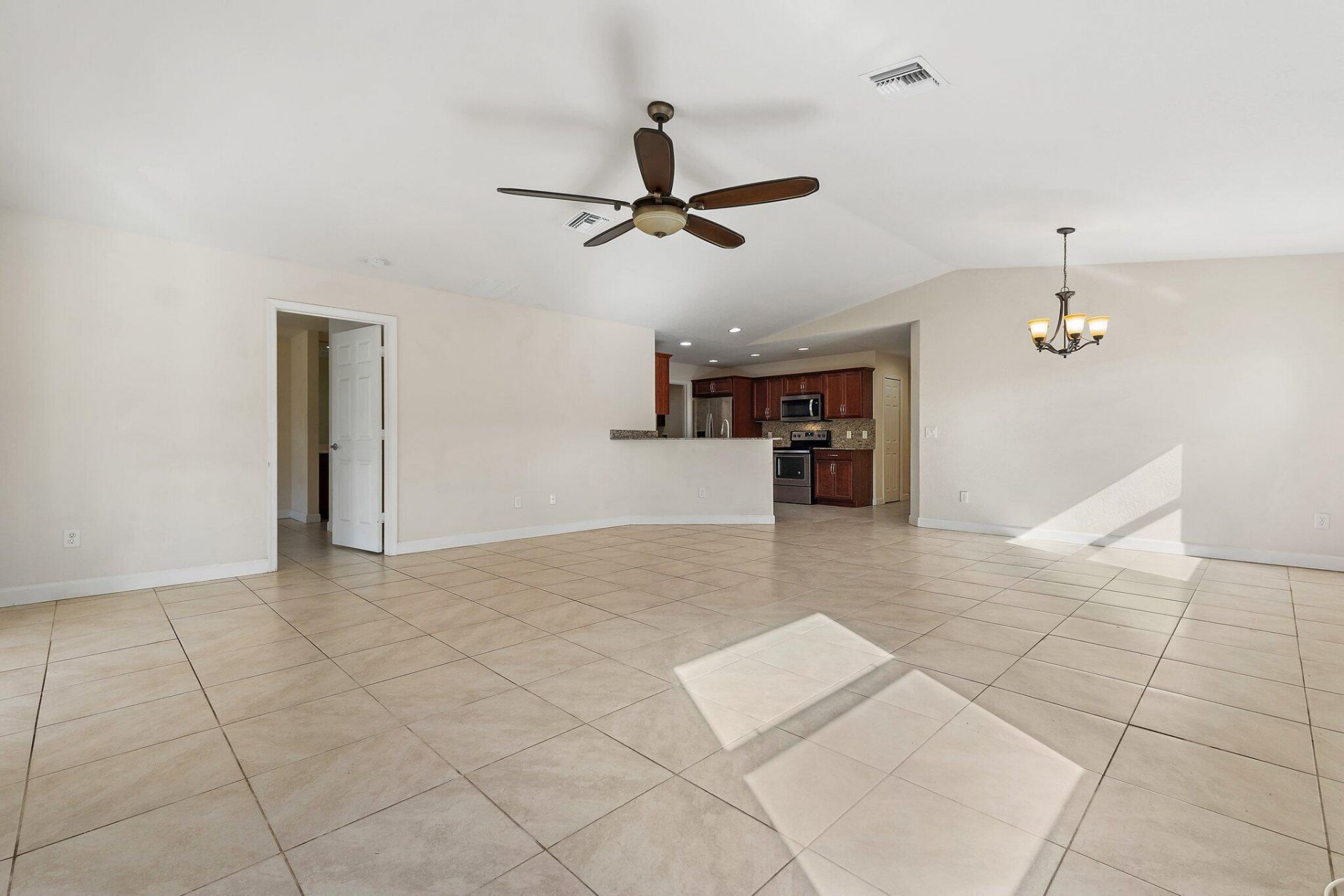 3 S Granada Lane, Port Saint Lucie, FL 34952 Photo