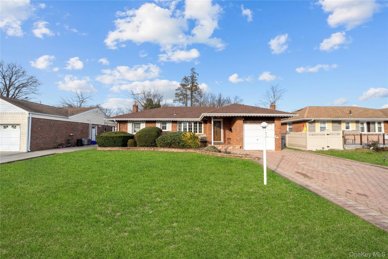 831 Dean Drive, Baldwin, NY 11510 Main Photo