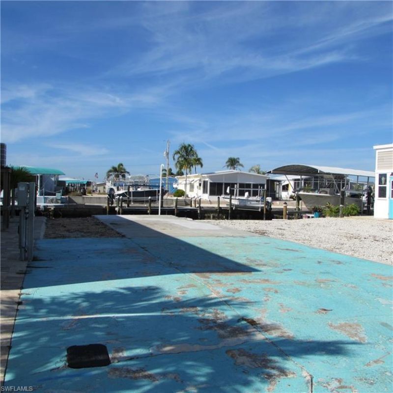 3099 Binnacle Ln, Saint James City, FL 33956 Photo