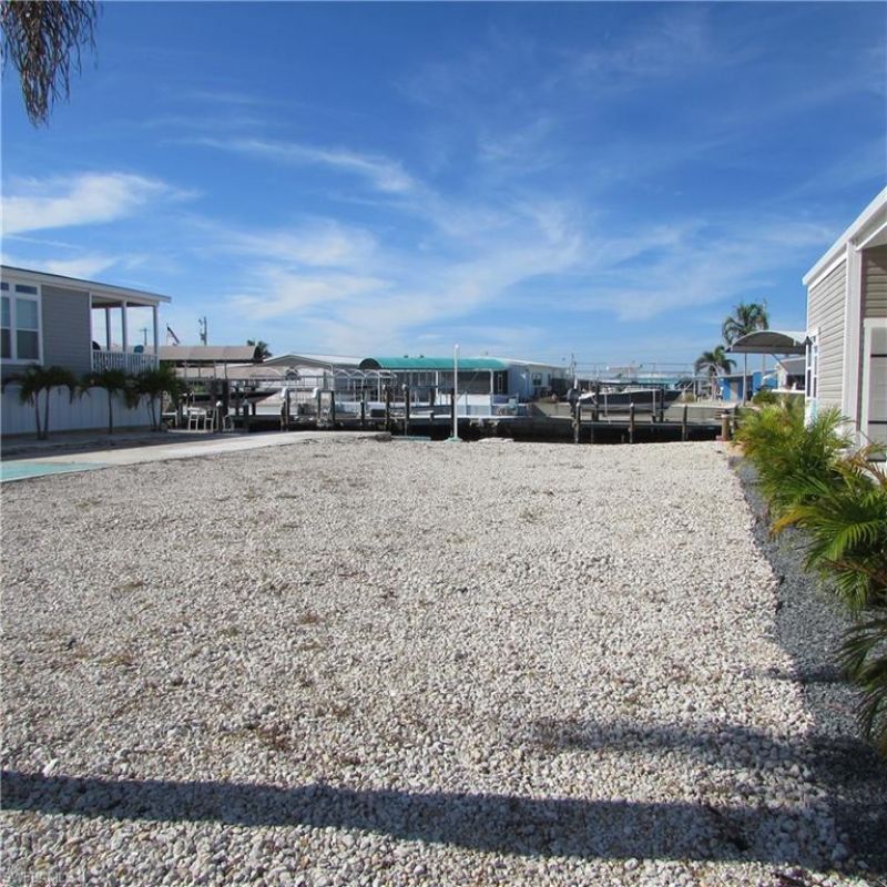 3099 Binnacle Ln, Saint James City, FL 33956 Photo