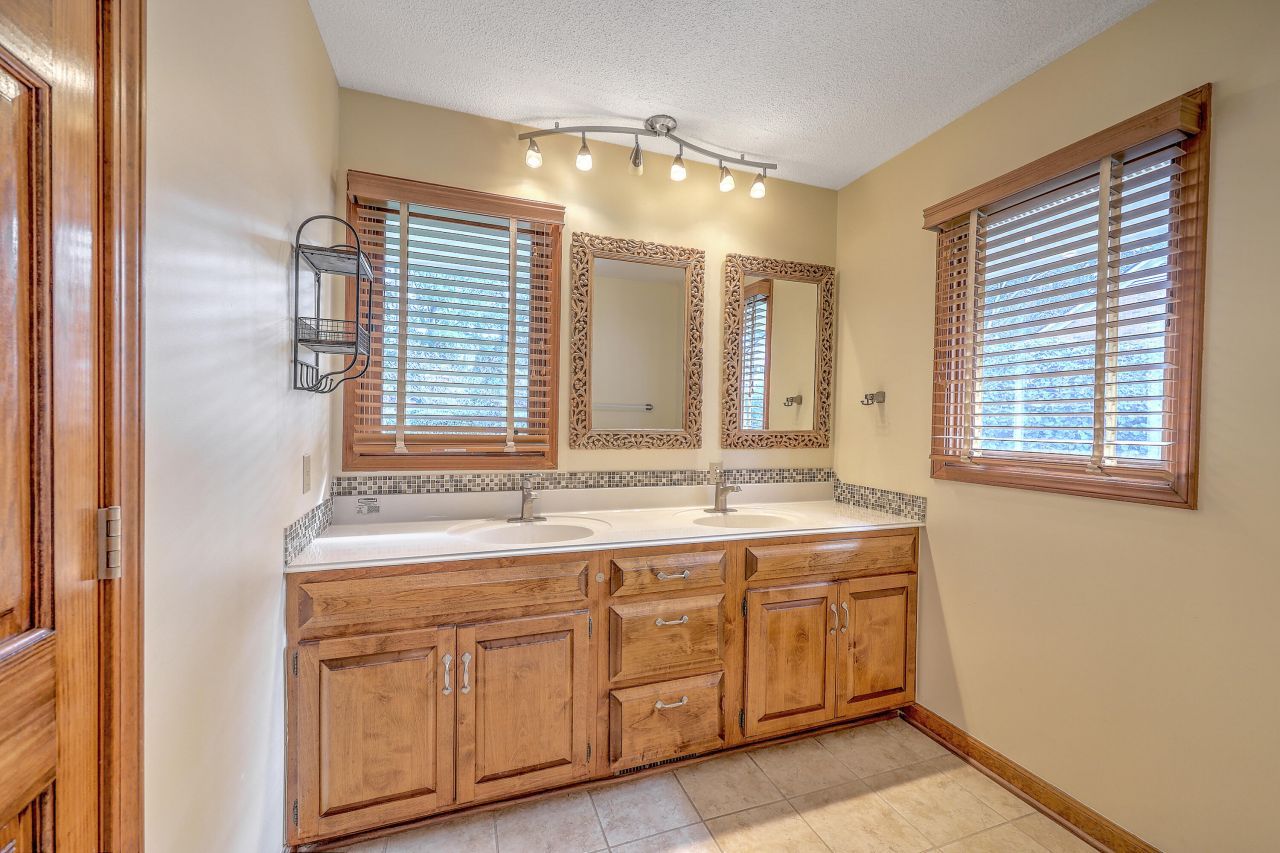 125 Cooper Drive Photo 16