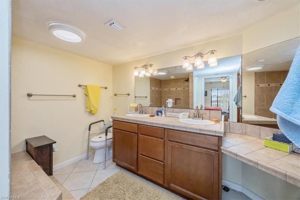 1400 Blue Point Ave, Unit 208, Naples, FL 34102 Photo