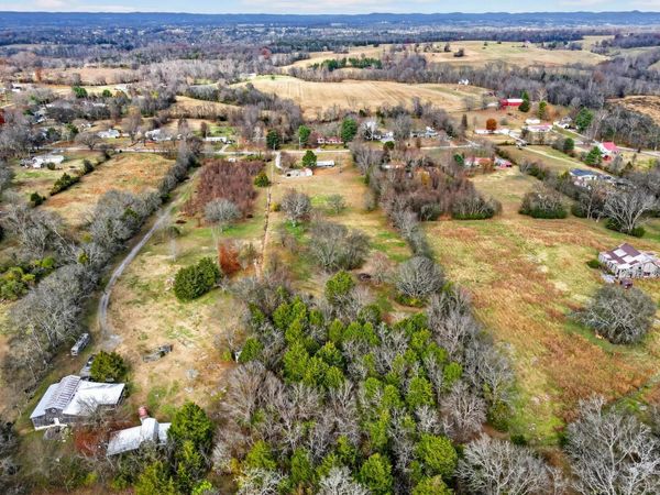 924 Harsh Ln, Castalian Springs, TN 37031