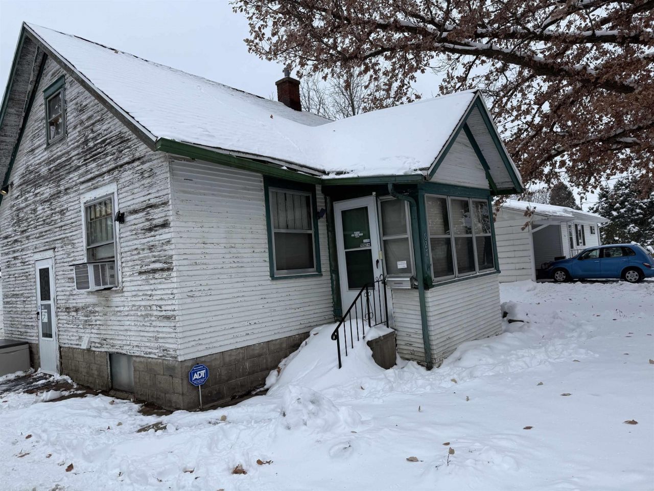 627 Downing Avenue, Waterloo, IA 50701 Main Photo