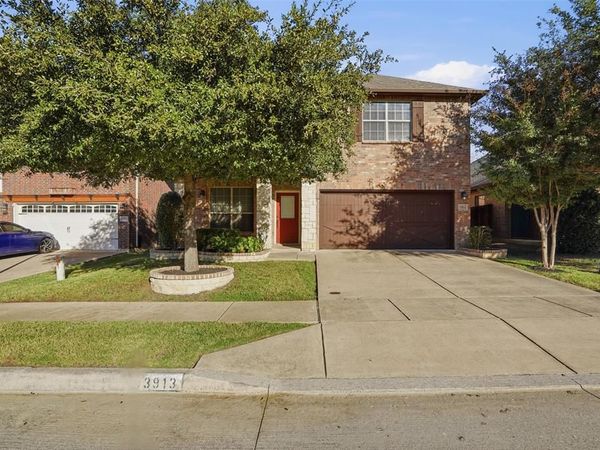 3913 Weatherstone Drive, Fort Worth, TX 76137