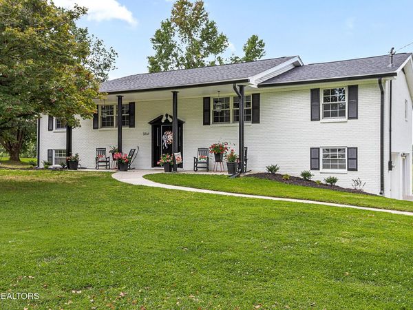 9422 Johnson Rd, Strawberry Plains, TN 37871