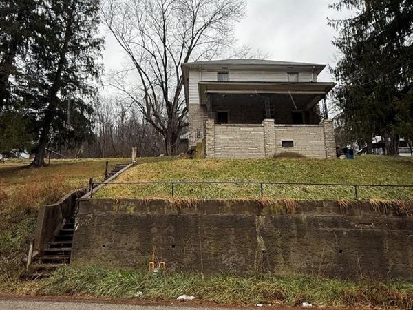 142 Pennsylvania Ave., Cameron, WV 26033