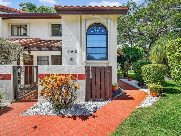 10631 Ocean Palm Way, Unit 202, Boynton Beach, FL 33437