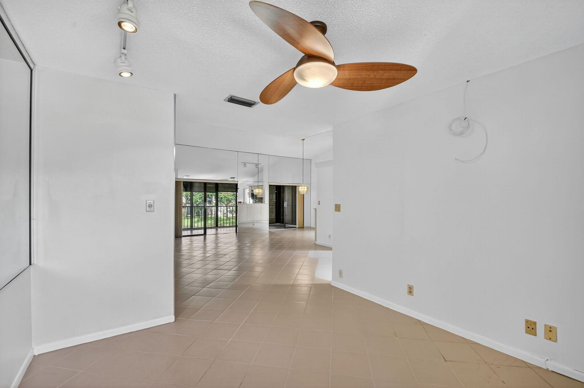 10631 Ocean Palm Way, Unit 202, Boynton Beach, FL 33437 Photo