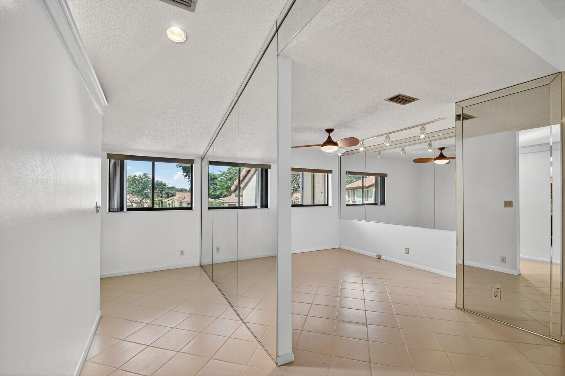 10631 Ocean Palm Way, Unit 202, Boynton Beach, FL 33437 Photo