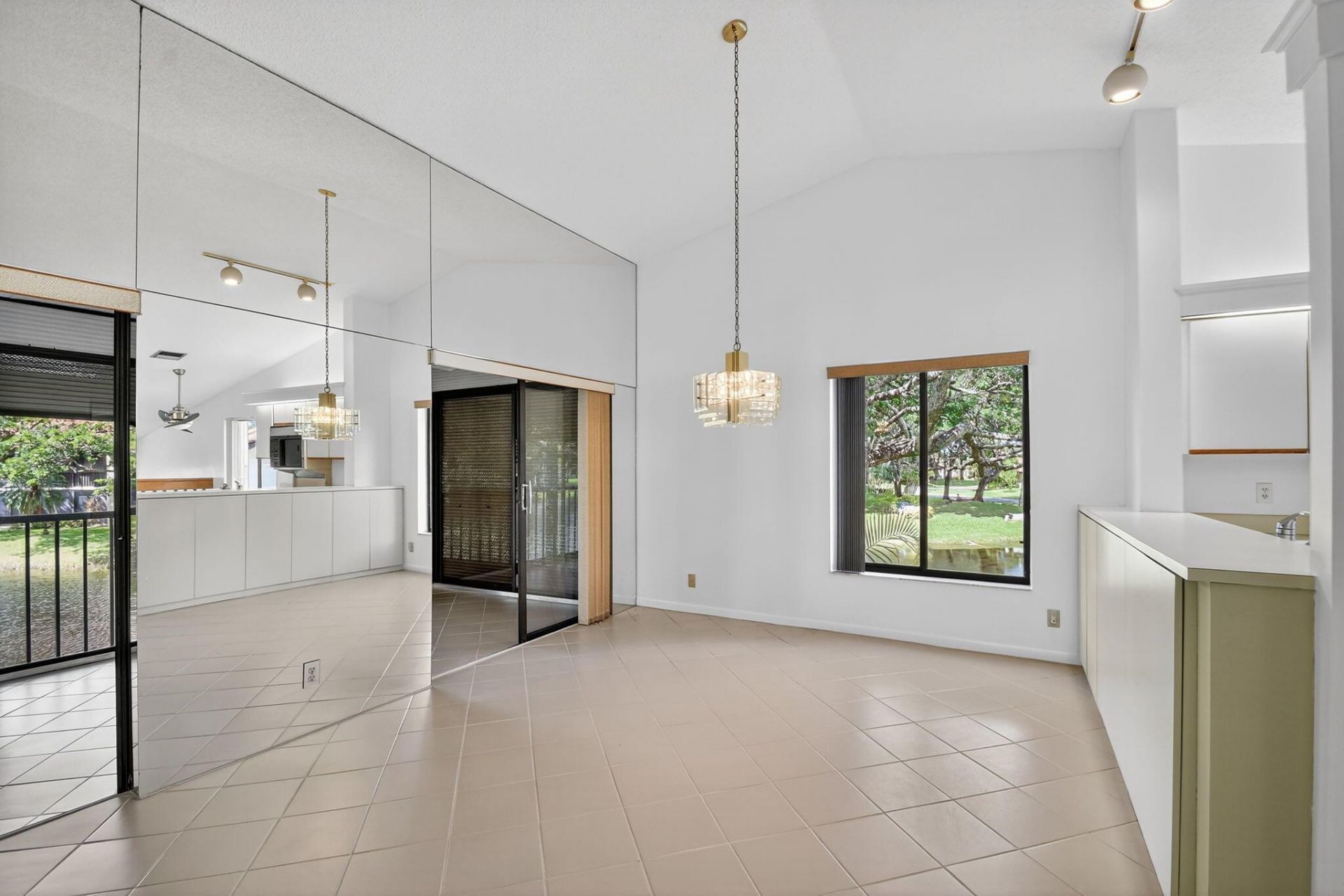 10631 Ocean Palm Way, Unit 202, Boynton Beach, FL 33437 Photo