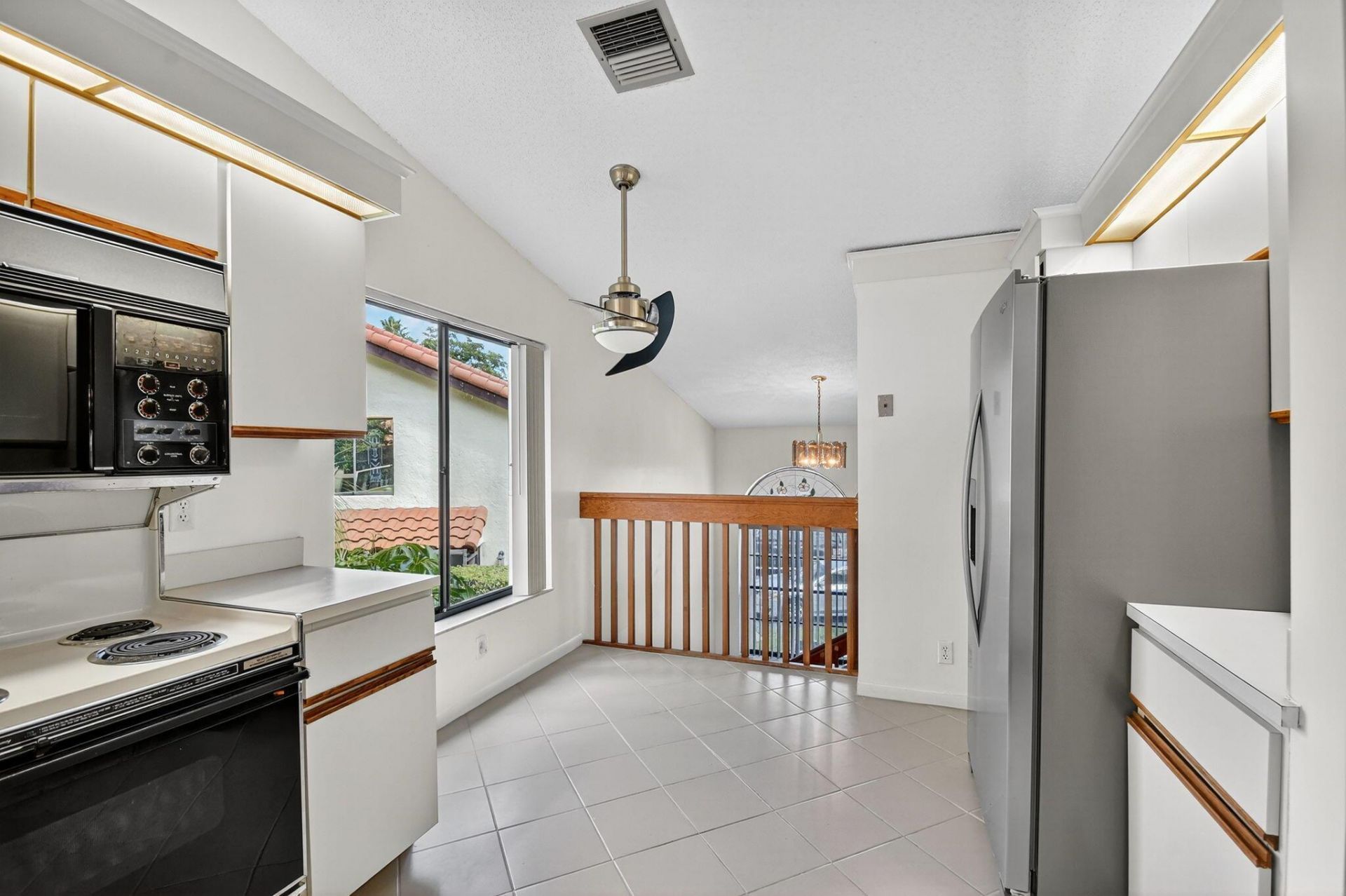 10631 Ocean Palm Way, Unit 202, Boynton Beach, FL 33437 Photo