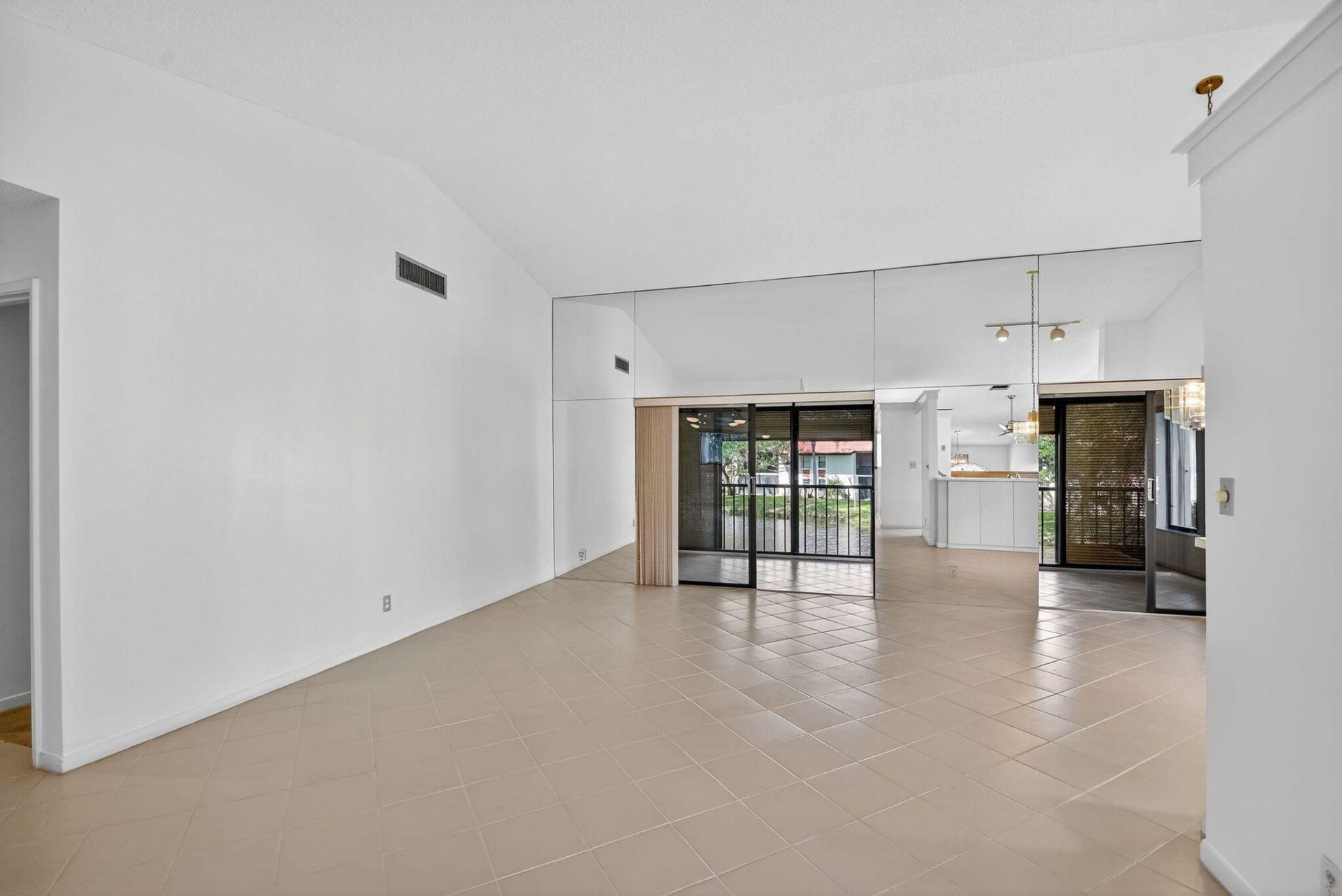 10631 Ocean Palm Way, Unit 202, Boynton Beach, FL 33437 Photo