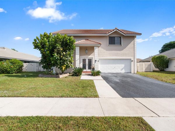 520 Sumter Ave, Davie, FL 33325