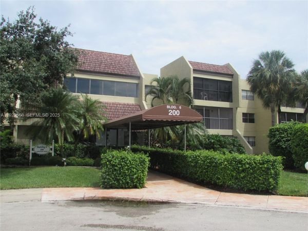 200 Lakeview Dr, Unit 108, Weston, FL 33326