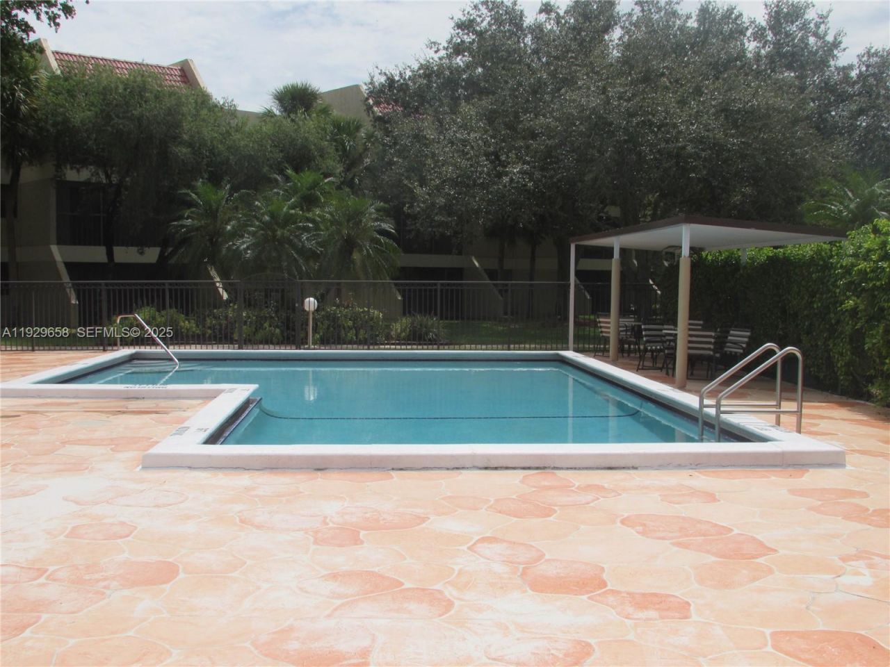 200 Lakeview Dr, Unit 108, Weston, FL 33326 Photo