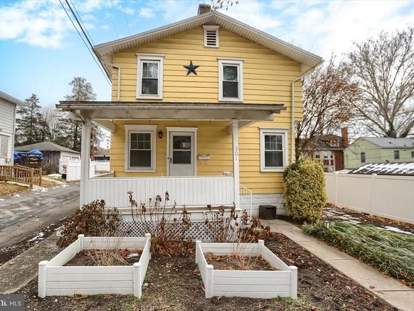 301 SWAN STREET, HARRISBURG, PA 17111