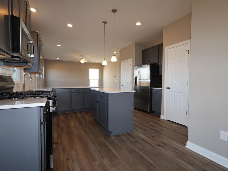 338 Cherry Hills Road, Commercial Point, OH 43116 Photo 6