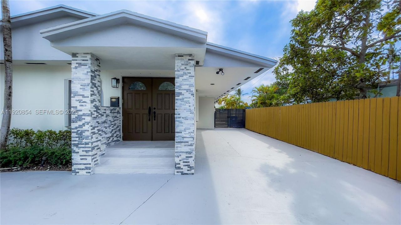 6384 SW 31st St, Miami, FL 33155 Photo