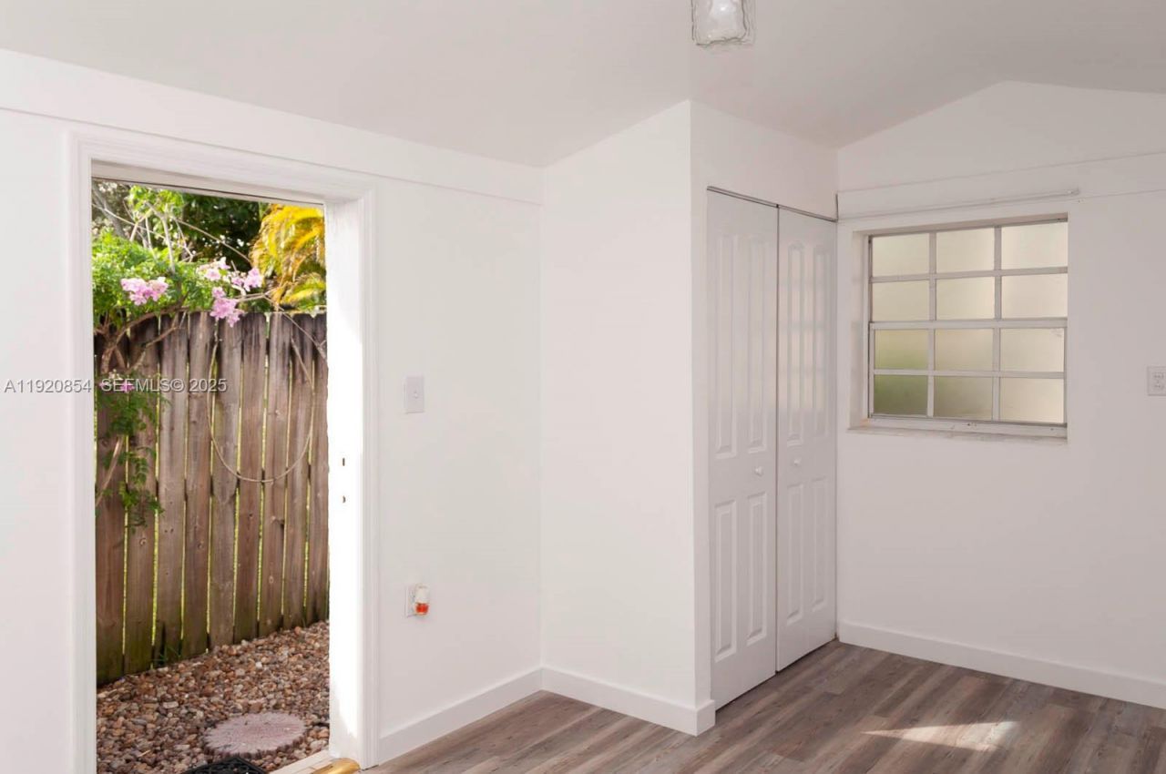 6384 SW 31st St, Miami, FL 33155 Photo