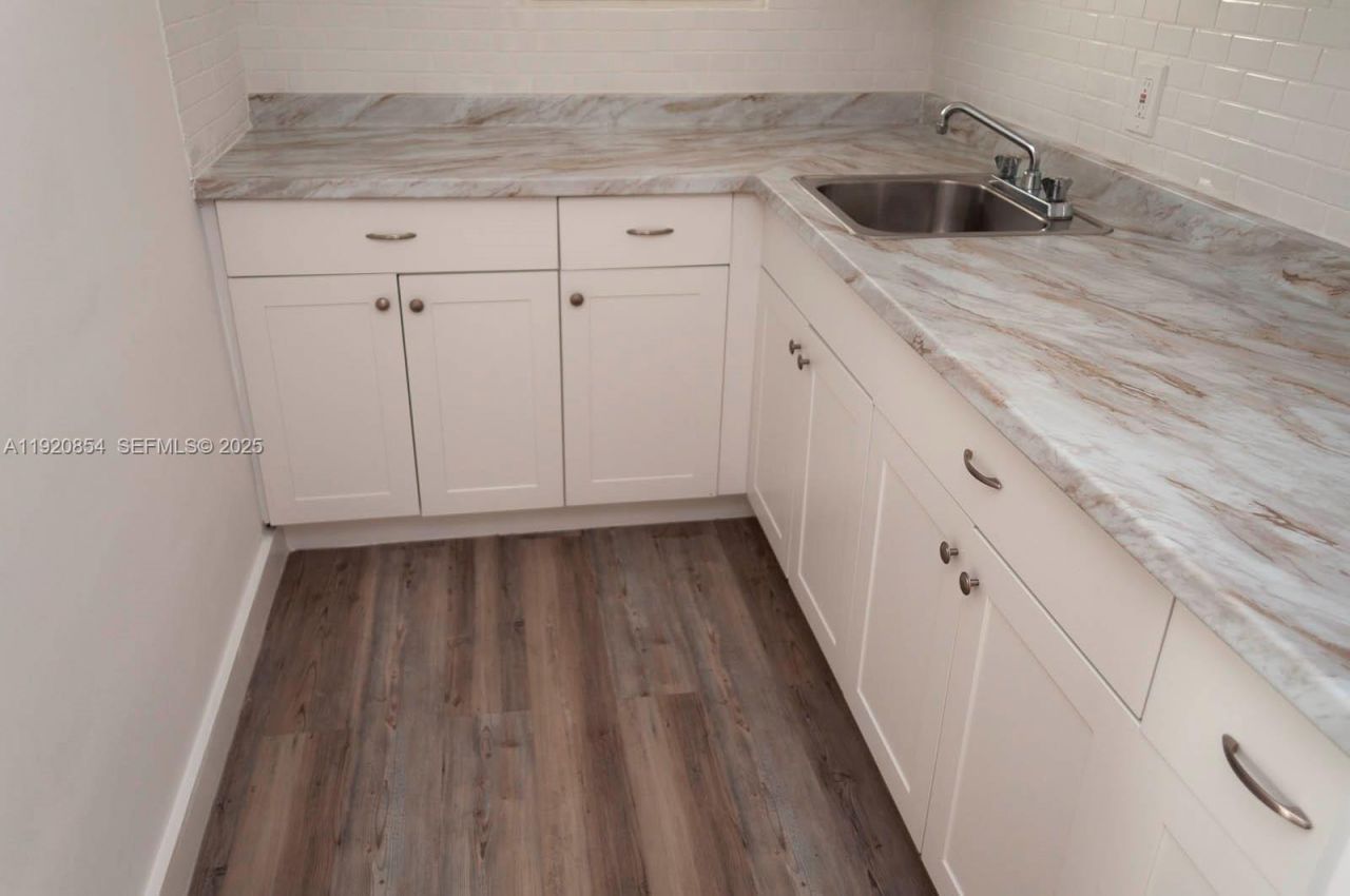 6384 SW 31st St, Miami, FL 33155 Photo