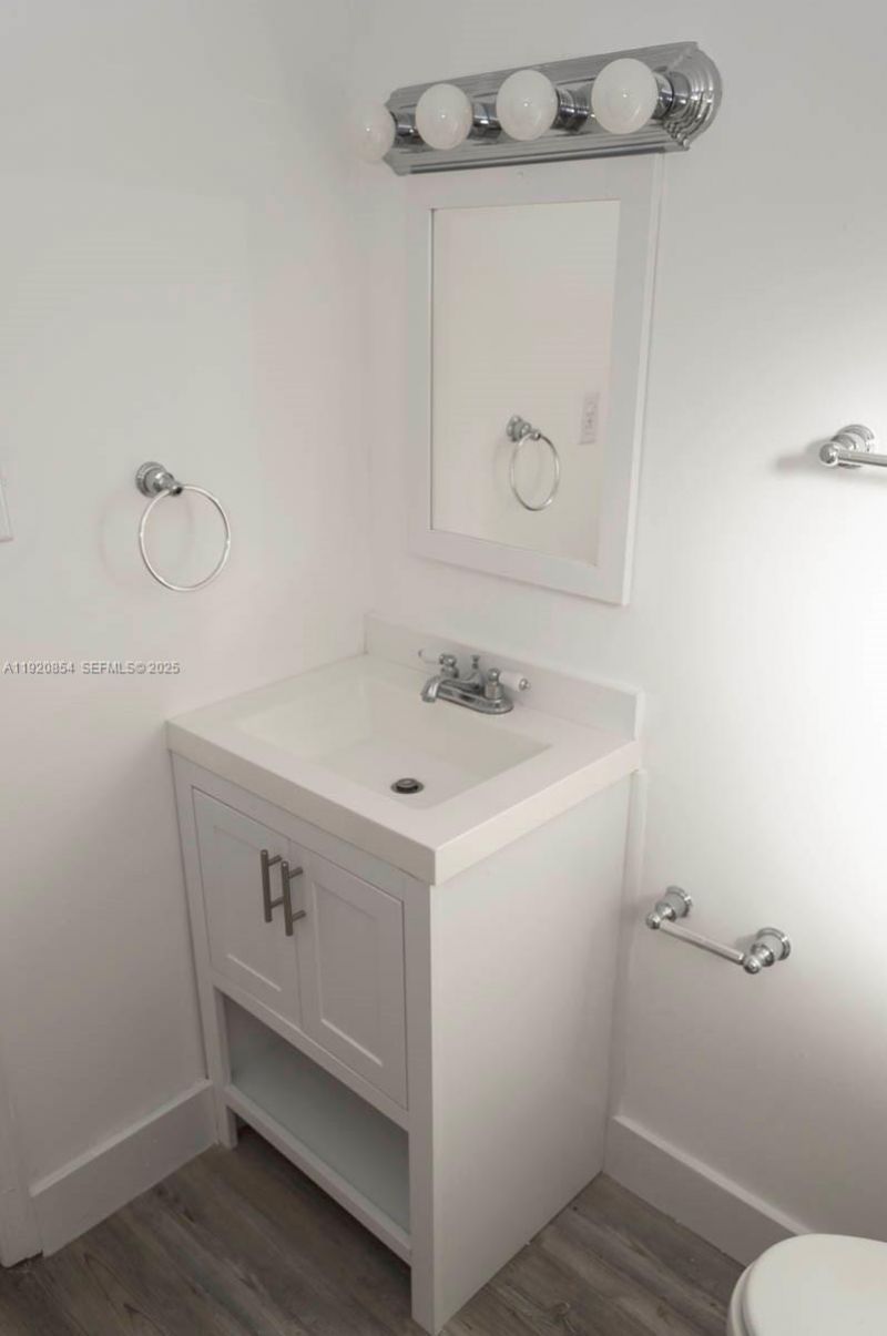 6384 SW 31st St, Miami, FL 33155 Photo