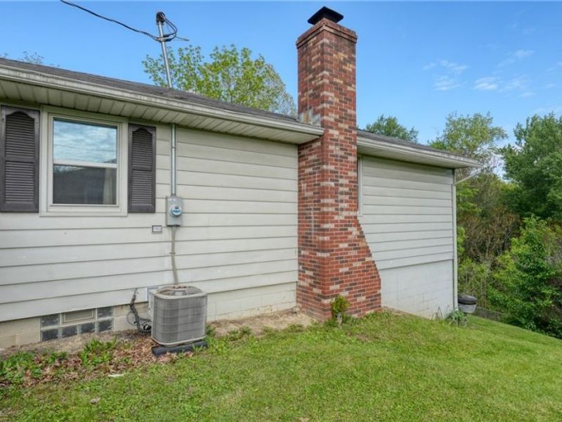 110 Cherry Lane, New Concord, OH 43762 Photo 4