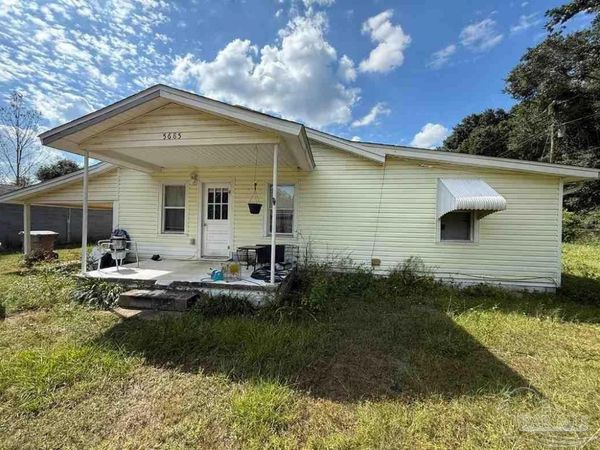 5685 Nicholas Ln, Pensacola, FL 32526