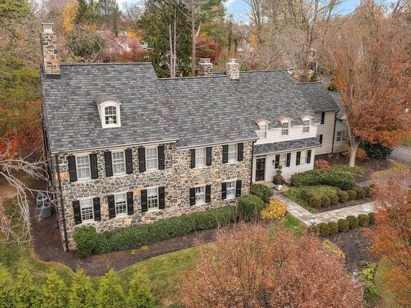 302 STONE BROOK DRIVE, WILMINGTON, DE 19807