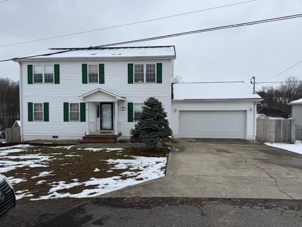 115 Albany Lane, MOUNT HOPE, WV 25880