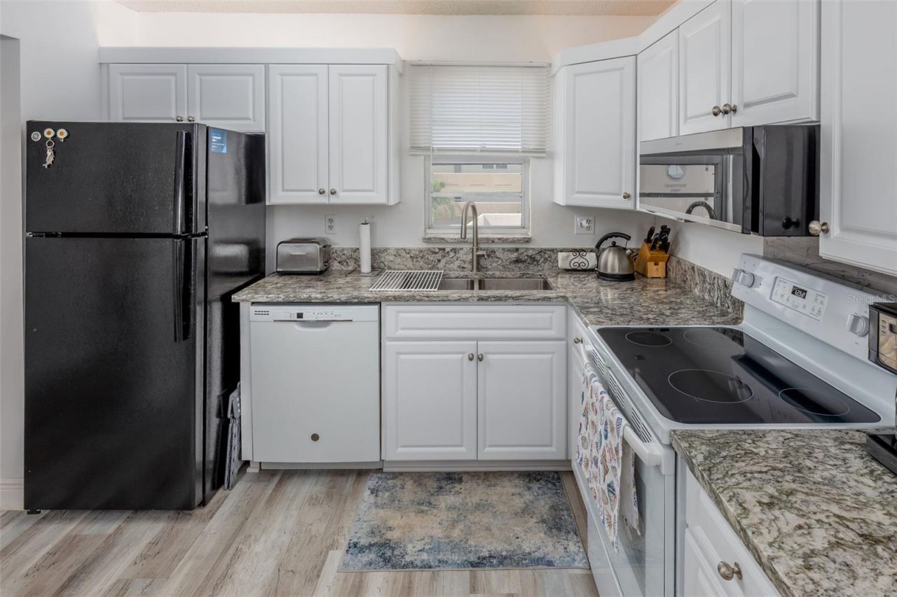 7405 Bay Island Drive S, Unit 321, South Pasadena, FL 33707 Photo