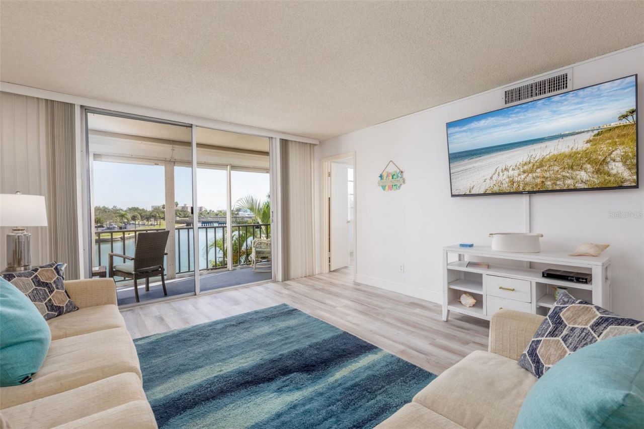 7405 Bay Island Drive S, Unit 321, South Pasadena, FL 33707 Photo