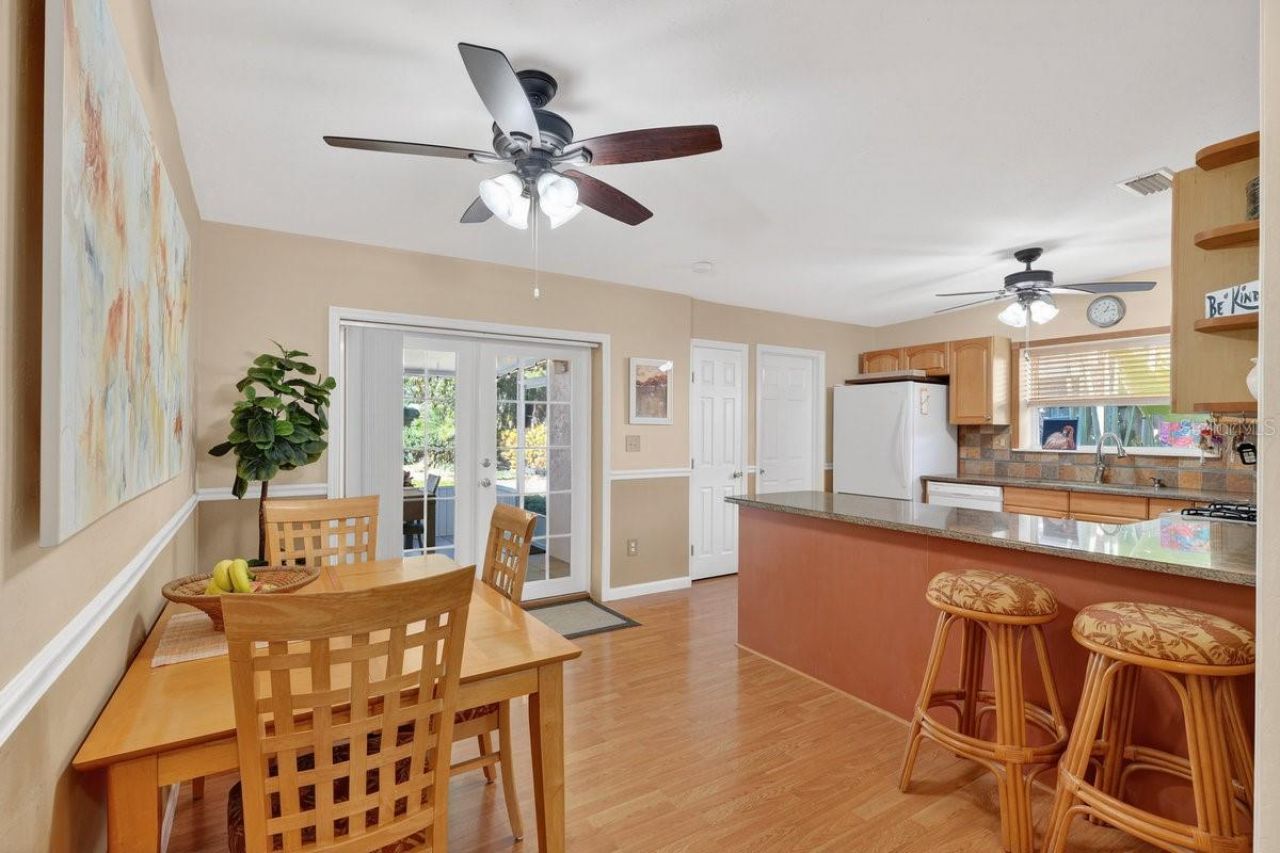 810 E 9th Avenue, New Smyrna Beach, FL 32169 Photo