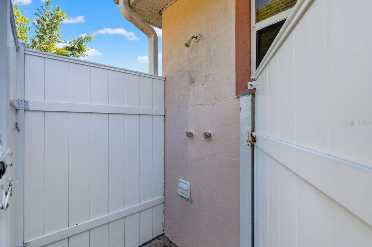 810 E 9th Avenue, New Smyrna Beach, FL 32169 Photo