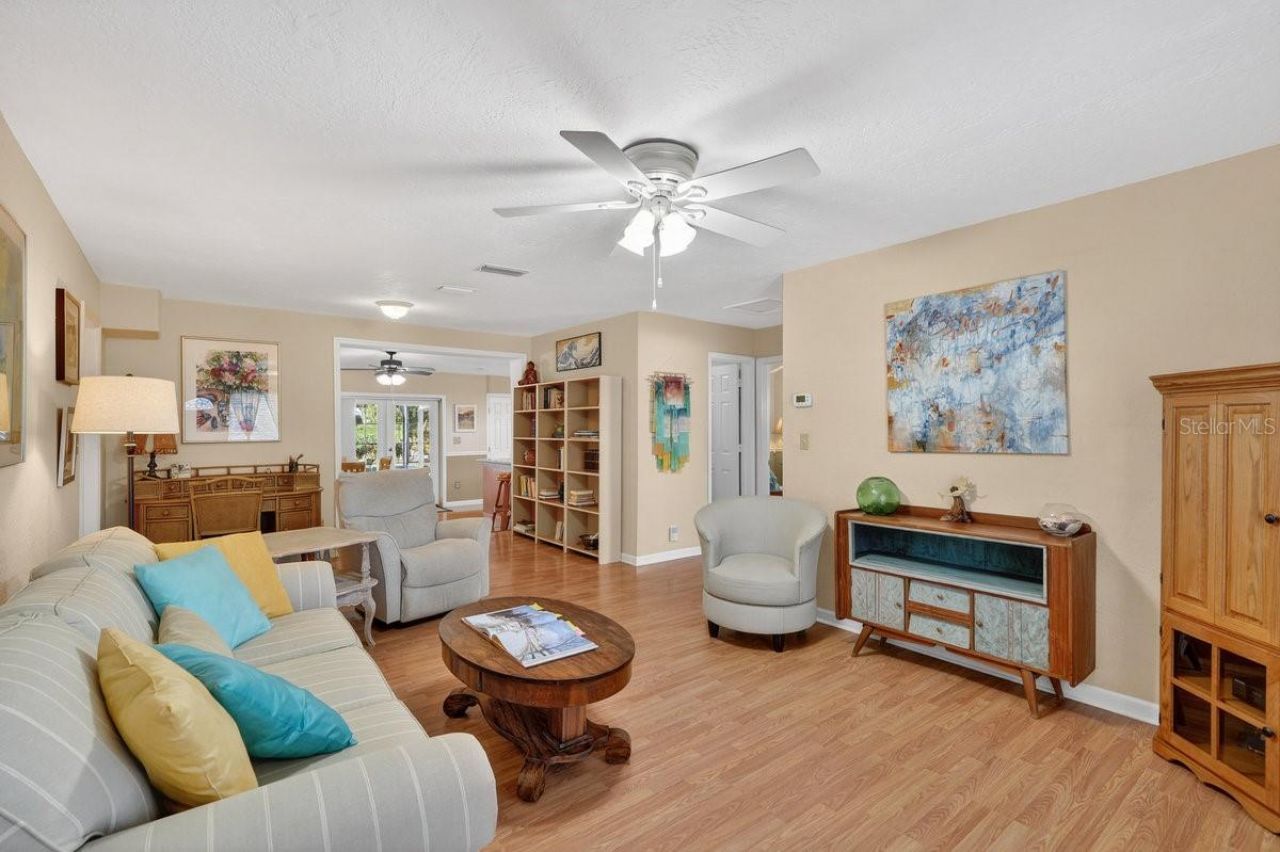 810 E 9th Avenue, New Smyrna Beach, FL 32169 Photo