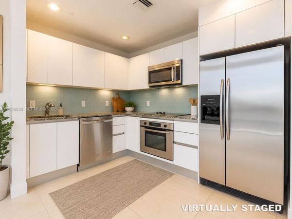 1050 Brickell Ave, Unit 606, Miami, FL 33131