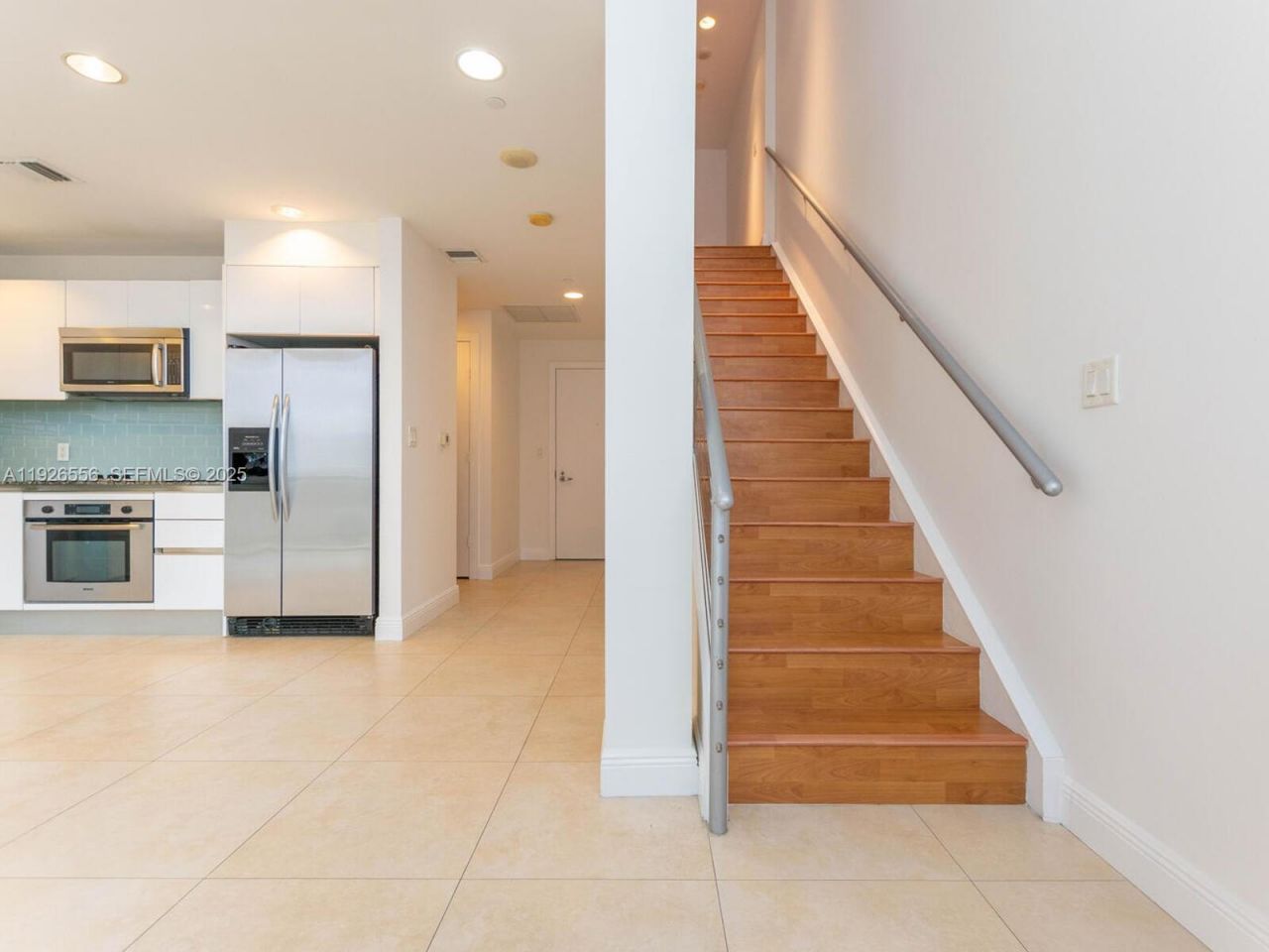 1050 Brickell Ave, Unit 606, Miami, FL 33131 Photo