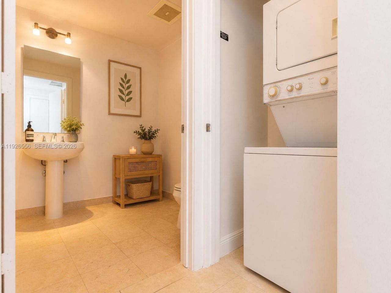 1050 Brickell Ave, Unit 606, Miami, FL 33131 Photo