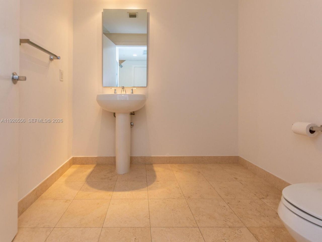 1050 Brickell Ave, Unit 606, Miami, FL 33131 Photo