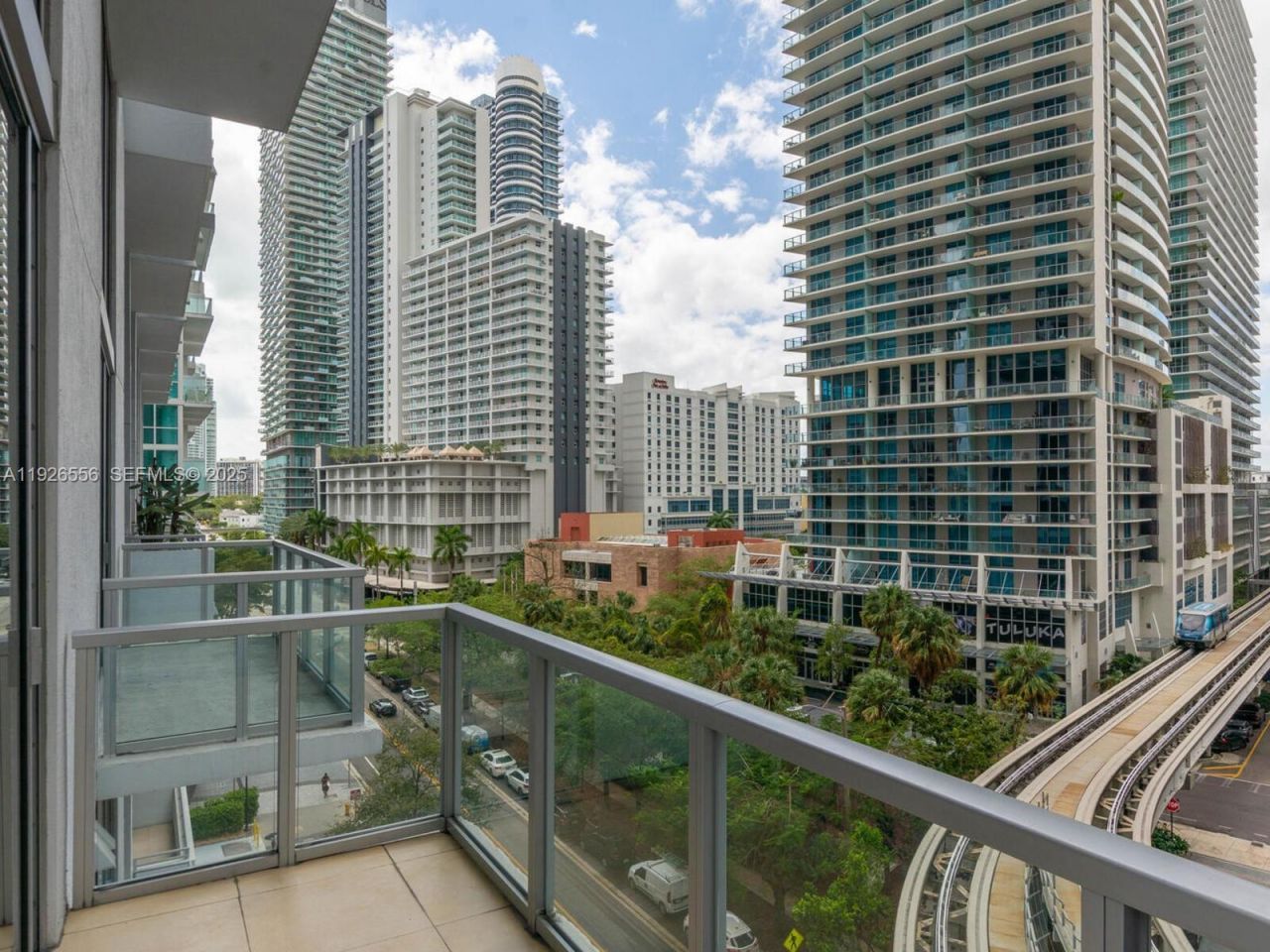 1050 Brickell Ave, Unit 606, Miami, FL 33131 Photo