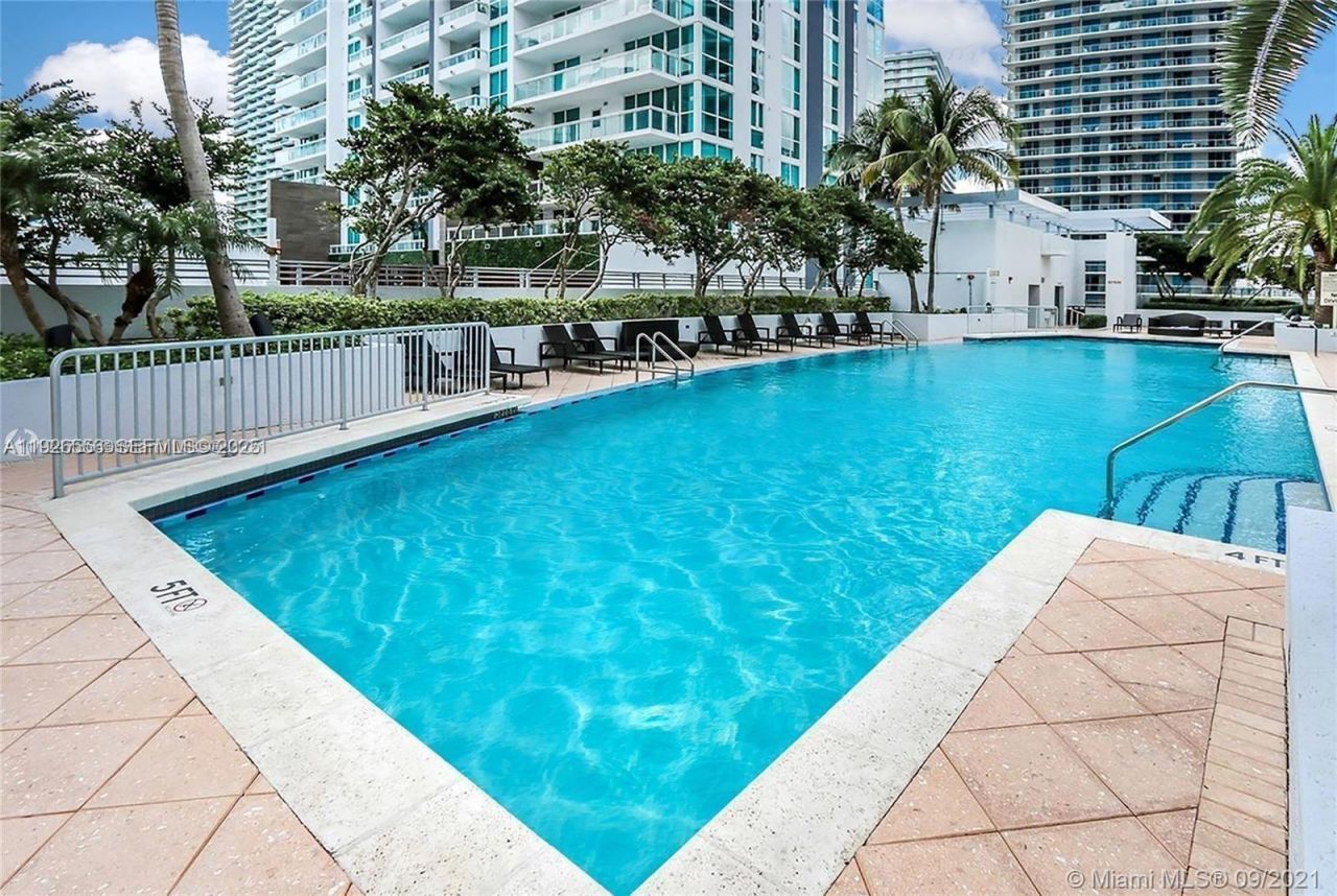 1050 Brickell Ave, Unit 606, Miami, FL 33131 Photo