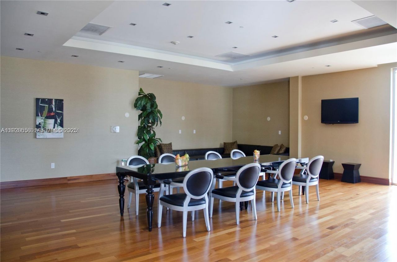 1050 Brickell Ave, Unit 606, Miami, FL 33131 Photo