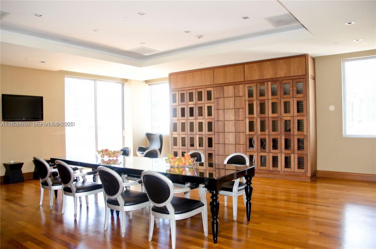 1050 Brickell Ave, Unit 606, Miami, FL 33131 Photo