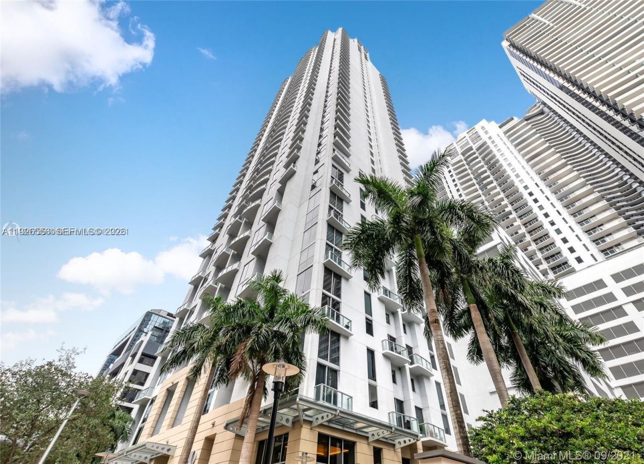 1050 Brickell Ave, Unit 606, Miami, FL 33131 Photo