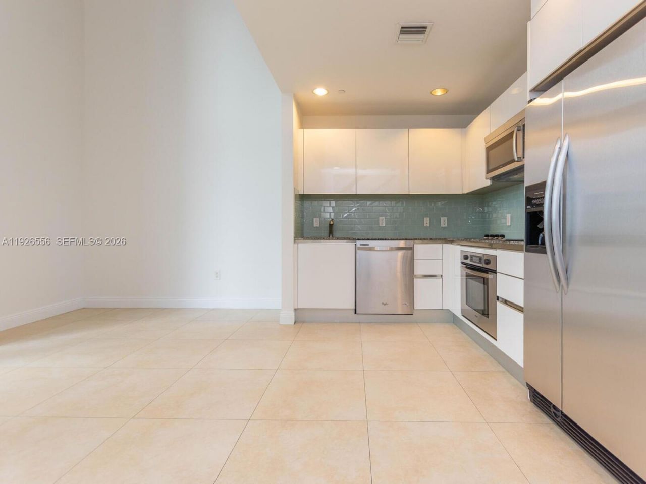1050 Brickell Ave, Unit 606, Miami, FL 33131 Photo
