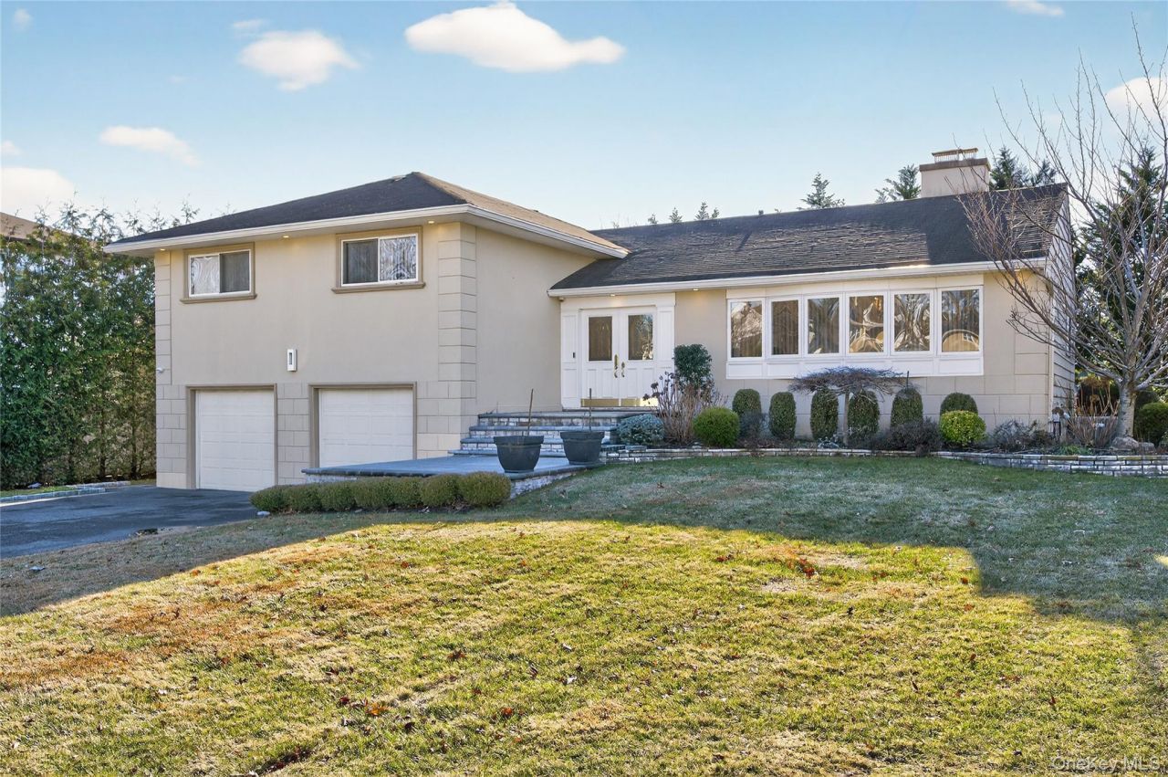 1 Peppermill Road, Roslyn, NY 11576 Main Photo