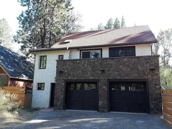 133 E Black Crater Avenue, Sisters, OR 97759