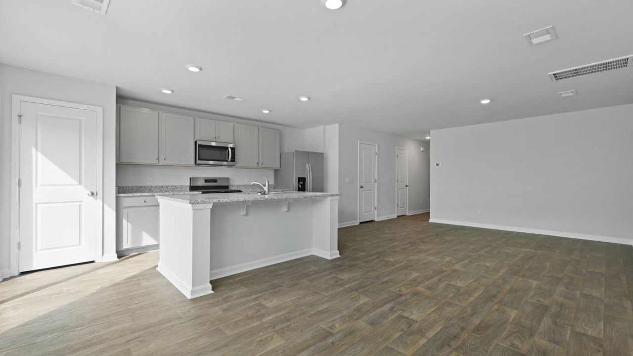 608 Pleasant Grove Way Photo 5