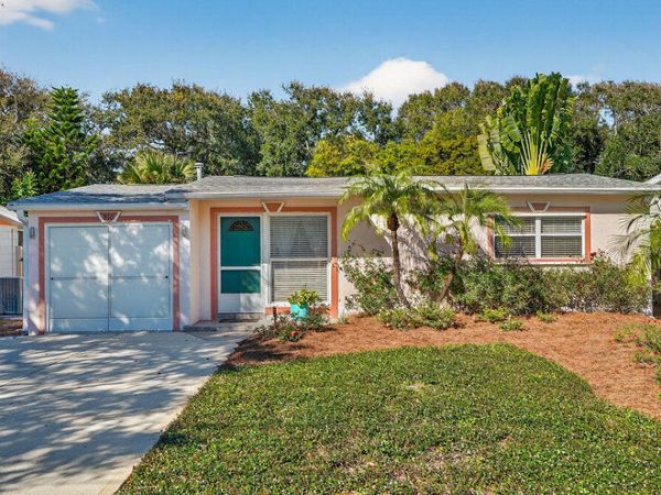 810 E 9th Avenue, New Smyrna Beach, FL 32169