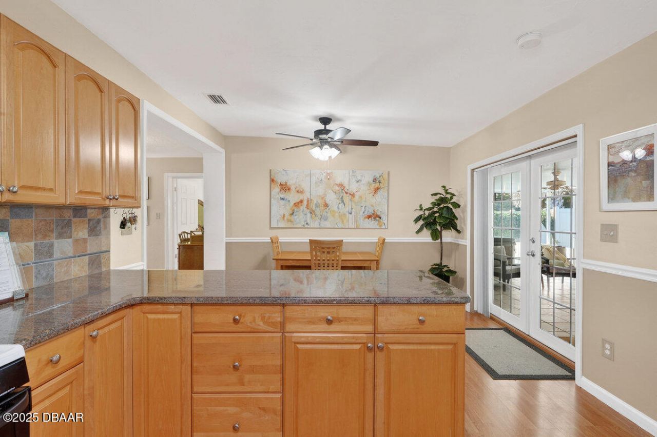 810 E 9th Avenue, New Smyrna Beach, FL 32169 Photo